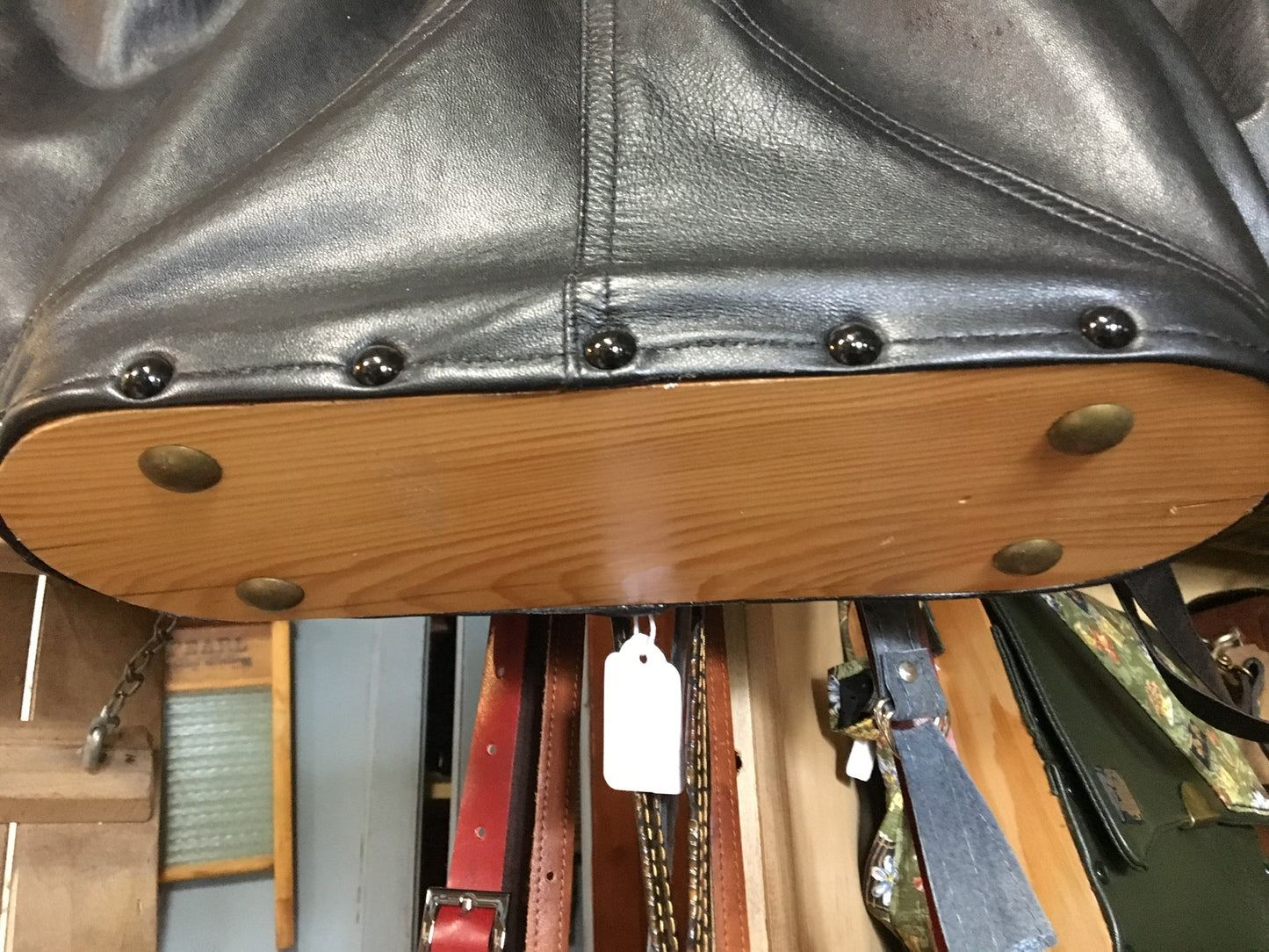 sac à main cuir recyclé et bois recyclé